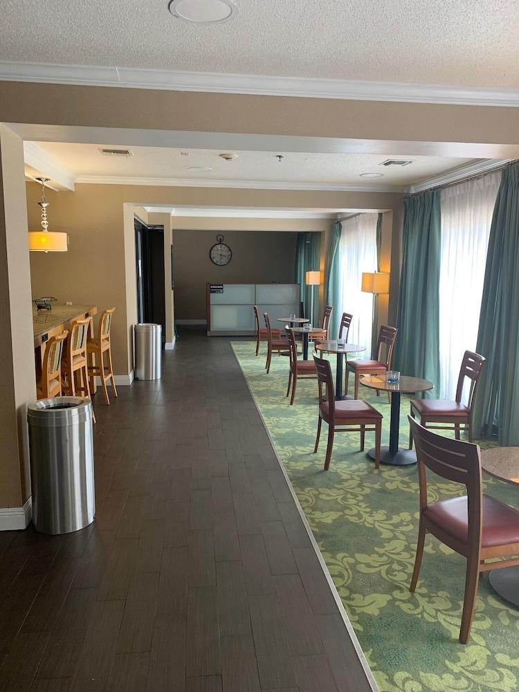 Hampton Inn Covington/Mandeville Экстерьер фото