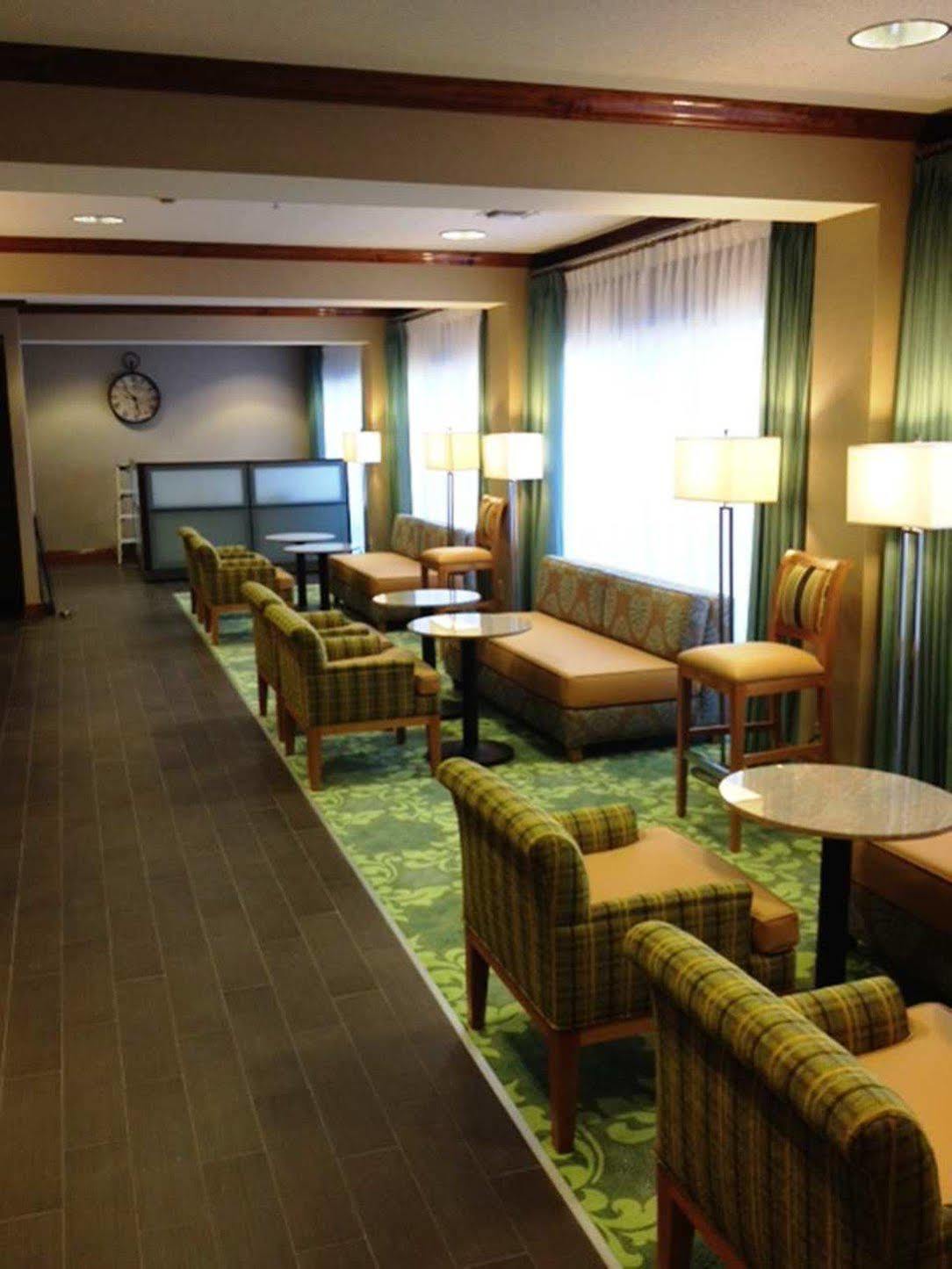 Hampton Inn Covington/Mandeville Экстерьер фото